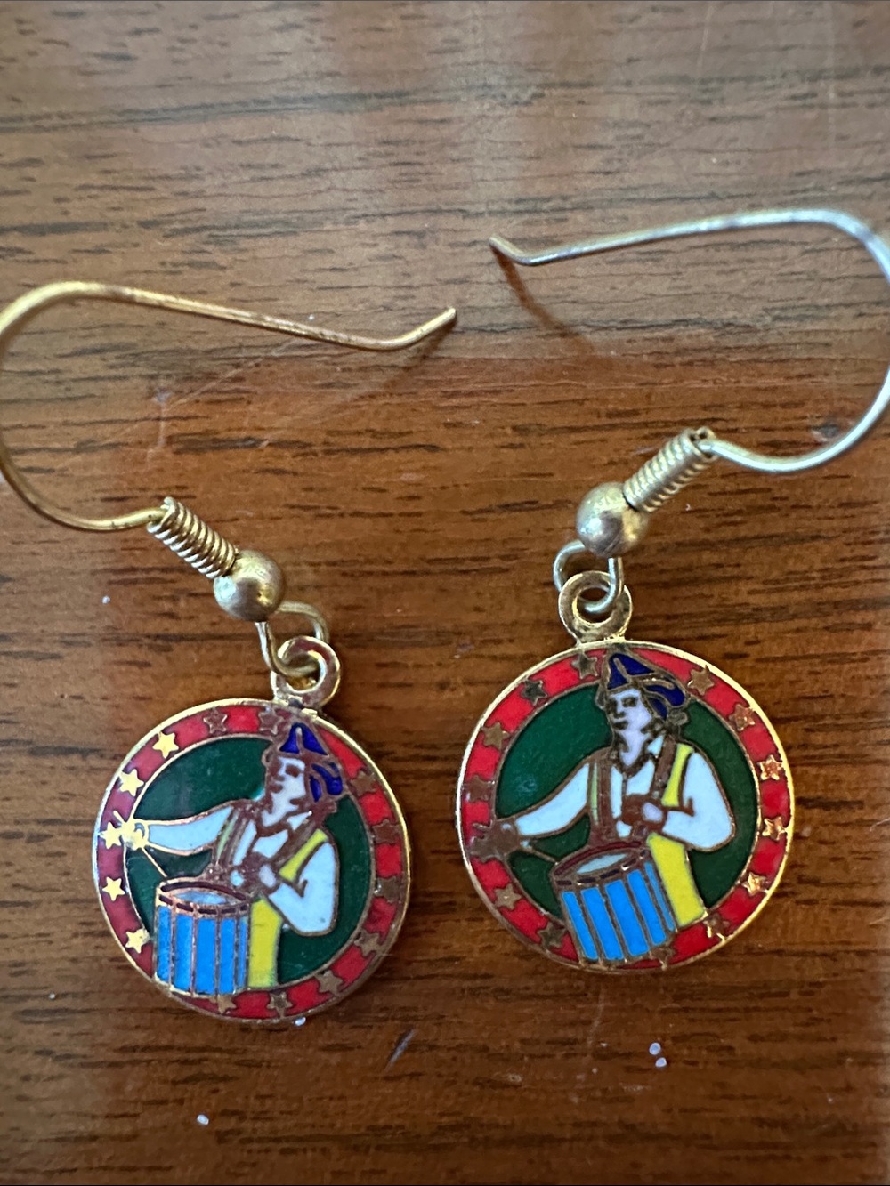 Vtg 70s Aviva‎ Bicentennial Hand-Painted Red, Green & Gold Drummer Drop Earrings